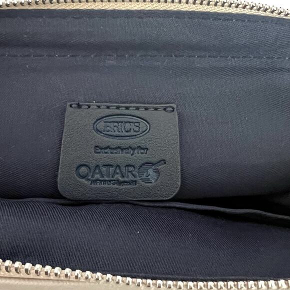 BRIC’S Qatar Airways Amenity Toiletry Zip Pouch Cream Blue Travel Dopp Case - Picture 7 of 10